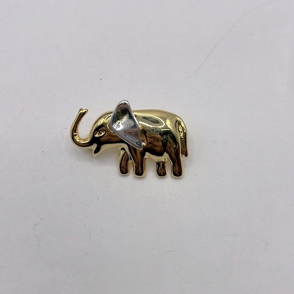 Jewelry - Vintage 1995 Mini Elephant Gold Tone Brooch Pin Jewelry Accessory Collectible